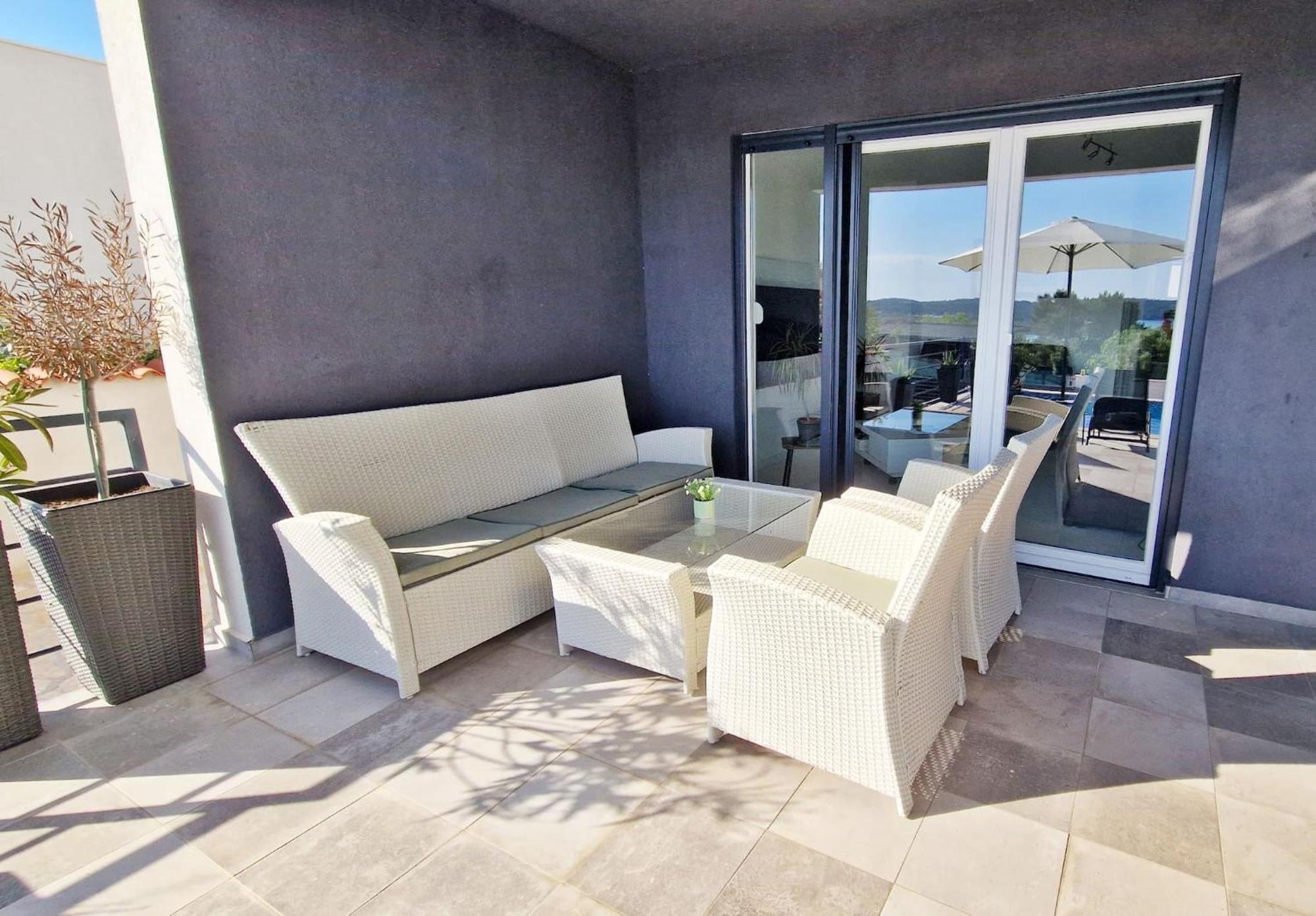 Villa Pura Vida With Sea View プーラ エクステリア 写真