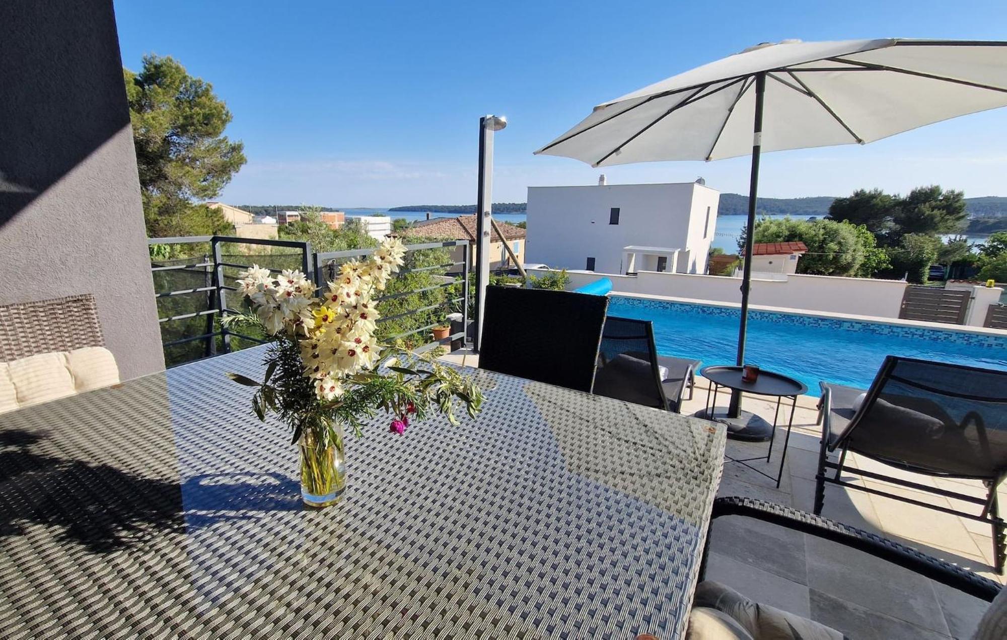 Villa Pura Vida With Sea View プーラ エクステリア 写真