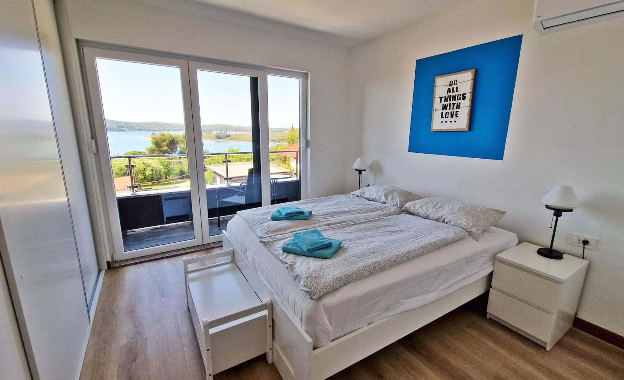 Villa Pura Vida With Sea View プーラ エクステリア 写真